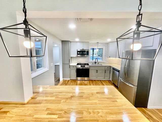 17 Brentwood Rd, Sudbury, MA 01776