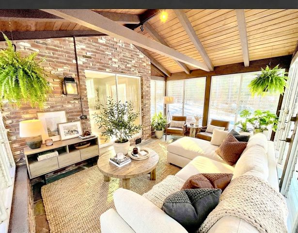 17 Brentwood Rd, Sudbury, MA 01776
