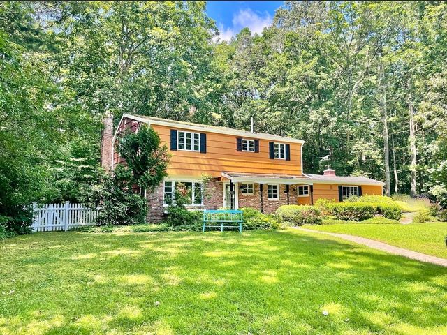 17 Brentwood Rd, Sudbury, MA 01776