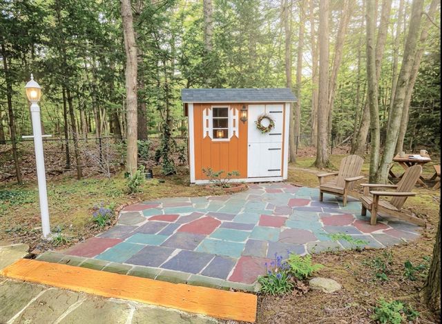 17 Brentwood Rd, Sudbury, MA 01776