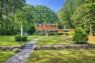 17 Brentwood Rd, Sudbury, MA 01776