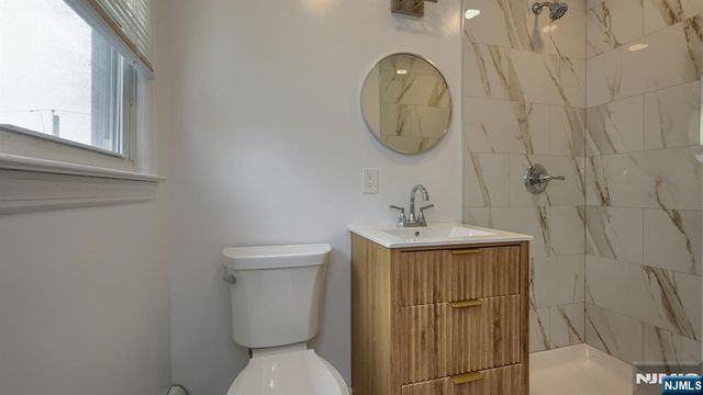 71 Chestnut Street, Lodi, NJ 07644