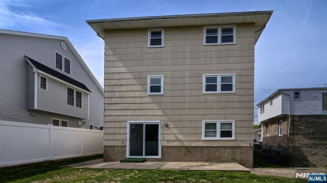 71 Chestnut Street, Lodi, NJ 07644