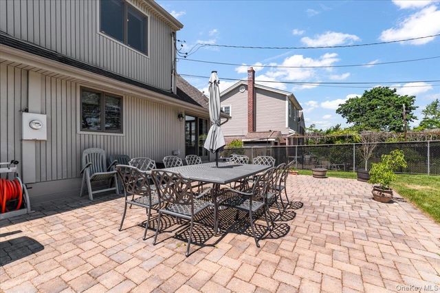 37 Sylvia Road, Plainview, NY 11803