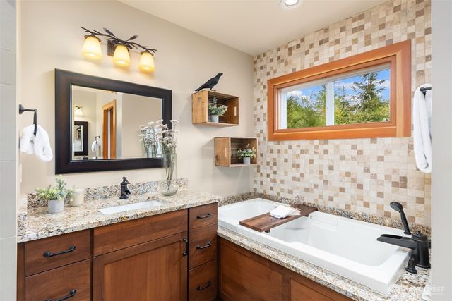 22988 Ruger Place NW, Poulsbo, WA 98370