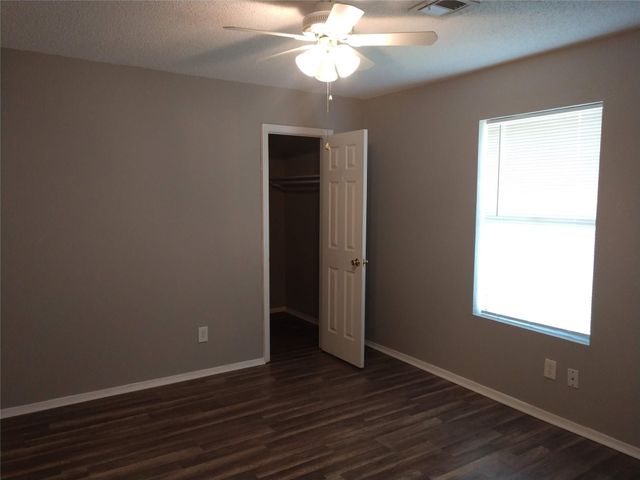 1902 Laura Lane, La Porte, TX 77571