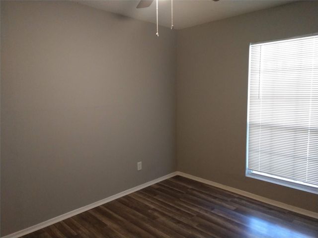 1902 Laura Lane, La Porte, TX 77571