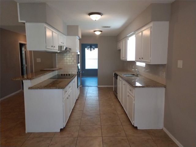 1902 Laura Lane, La Porte, TX 77571