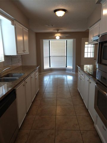 1902 Laura Lane, La Porte, TX 77571