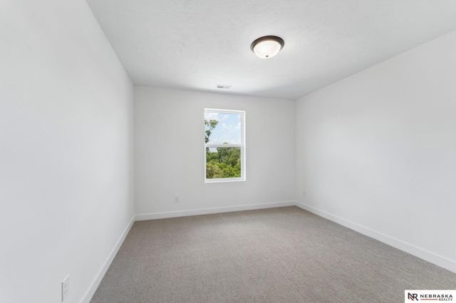 10401 N 160 Street, Bennington, NE 68007