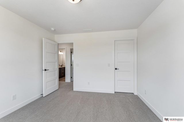 10401 N 160 Street, Bennington, NE 68007