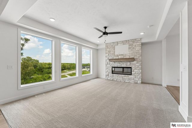 10401 N 160 Street, Bennington, NE 68007