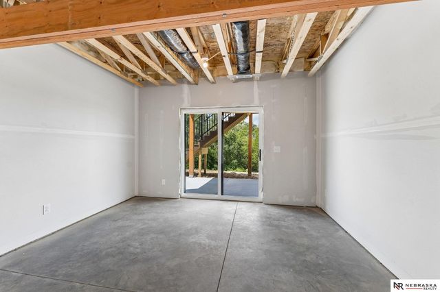 10401 N 160 Street, Bennington, NE 68007