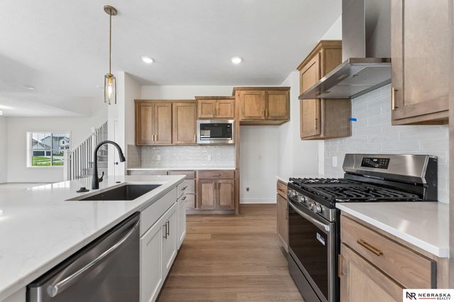 10401 N 160 Street, Bennington, NE 68007