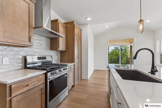 10401 N 160 Street, Bennington, NE 68007