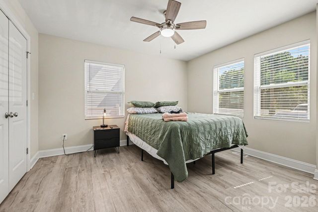 3816 Freedom Drive, Charlotte, NC 28208