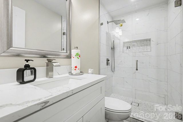 3816 Freedom Drive, Charlotte, NC 28208