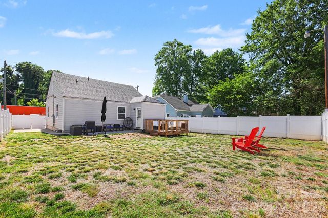 3816 Freedom Drive, Charlotte, NC 28208