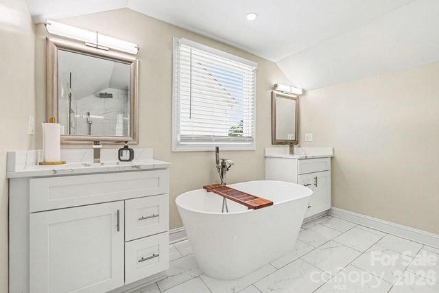 3816 Freedom Drive, Charlotte, NC 28208