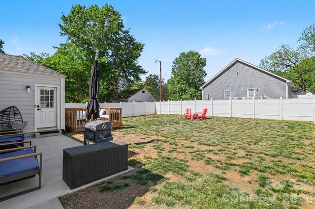 3816 Freedom Drive, Charlotte, NC 28208