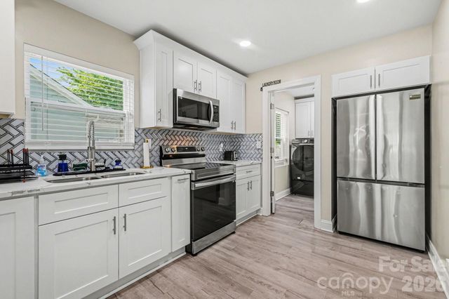 3816 Freedom Drive, Charlotte, NC 28208