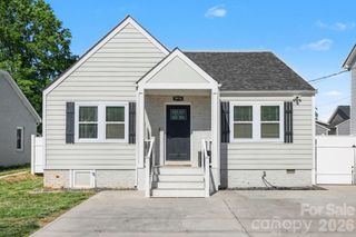 3816 Freedom Drive, Charlotte, NC 28208