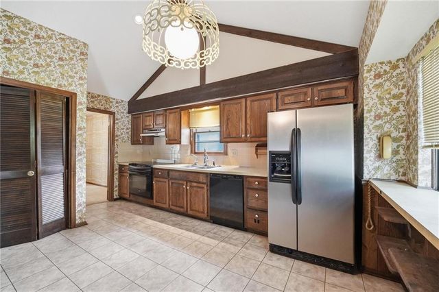 8100 Hauser Street, Lenexa, KS 66215