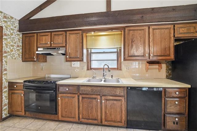 8100 Hauser Street, Lenexa, KS 66215