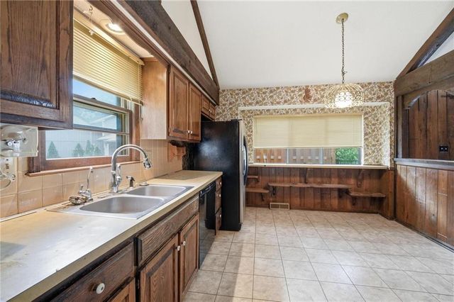 8100 Hauser Street, Lenexa, KS 66215
