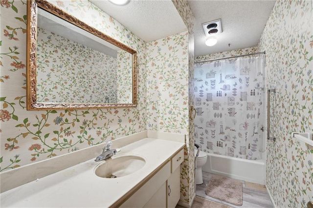 8100 Hauser Street, Lenexa, KS 66215
