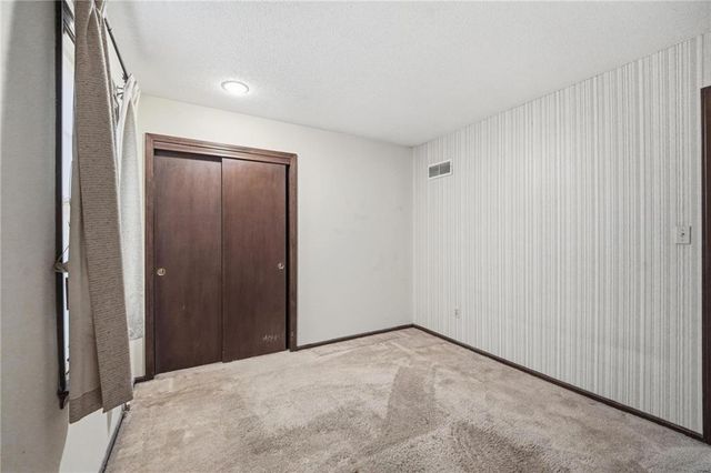 8100 Hauser Street, Lenexa, KS 66215