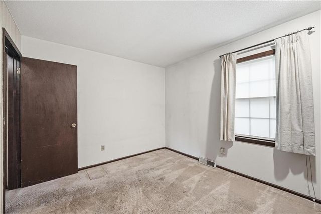 8100 Hauser Street, Lenexa, KS 66215