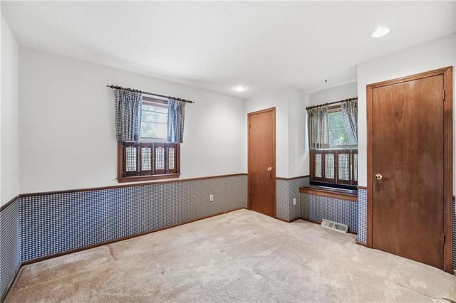 8100 Hauser Street, Lenexa, KS 66215