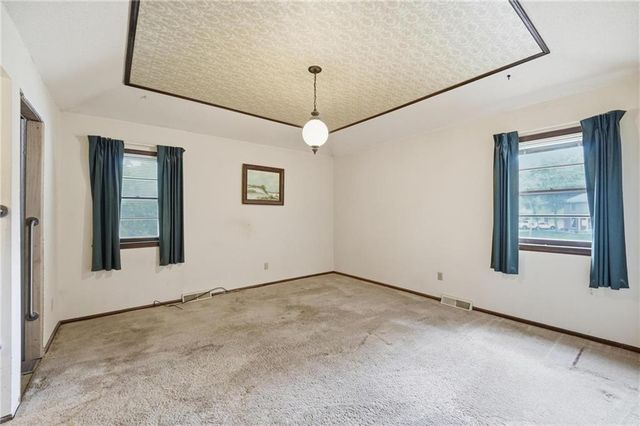 8100 Hauser Street, Lenexa, KS 66215