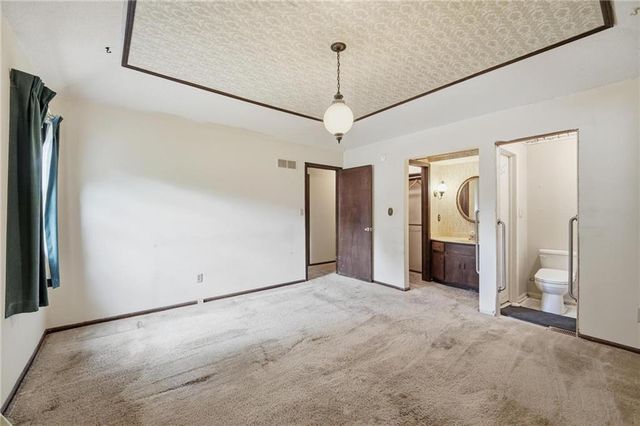 8100 Hauser Street, Lenexa, KS 66215