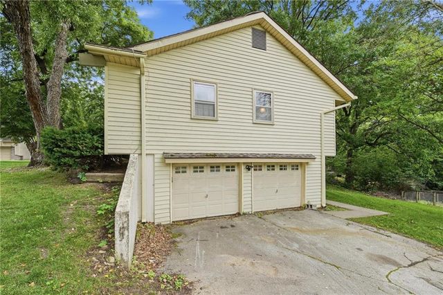 8100 Hauser Street, Lenexa, KS 66215