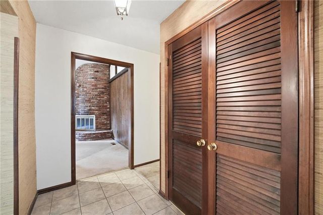 8100 Hauser Street, Lenexa, KS 66215