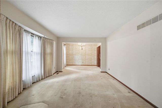 8100 Hauser Street, Lenexa, KS 66215