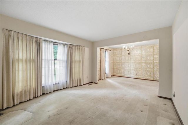 8100 Hauser Street, Lenexa, KS 66215