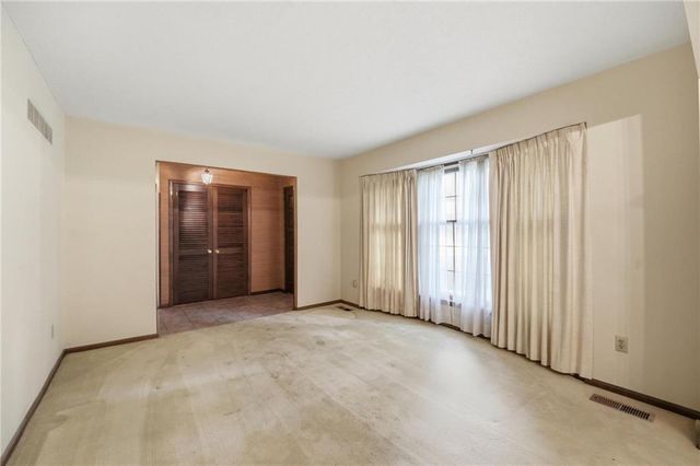 8100 Hauser Street, Lenexa, KS 66215