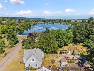 547 Ne YAMHILL St, Willamina, OR 97396