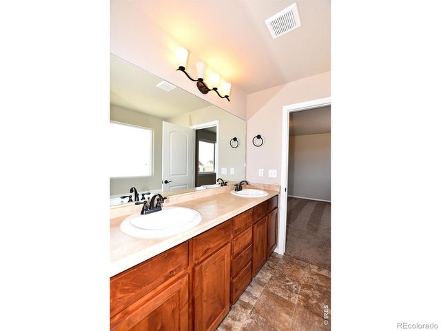 2422 Amberlyn Lane, Johnstown, CO 80534
