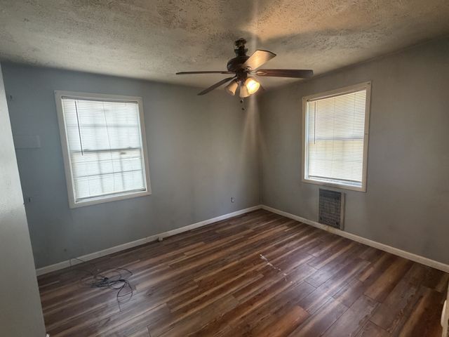 228 Burch Rd, Clarksville, TN 37042