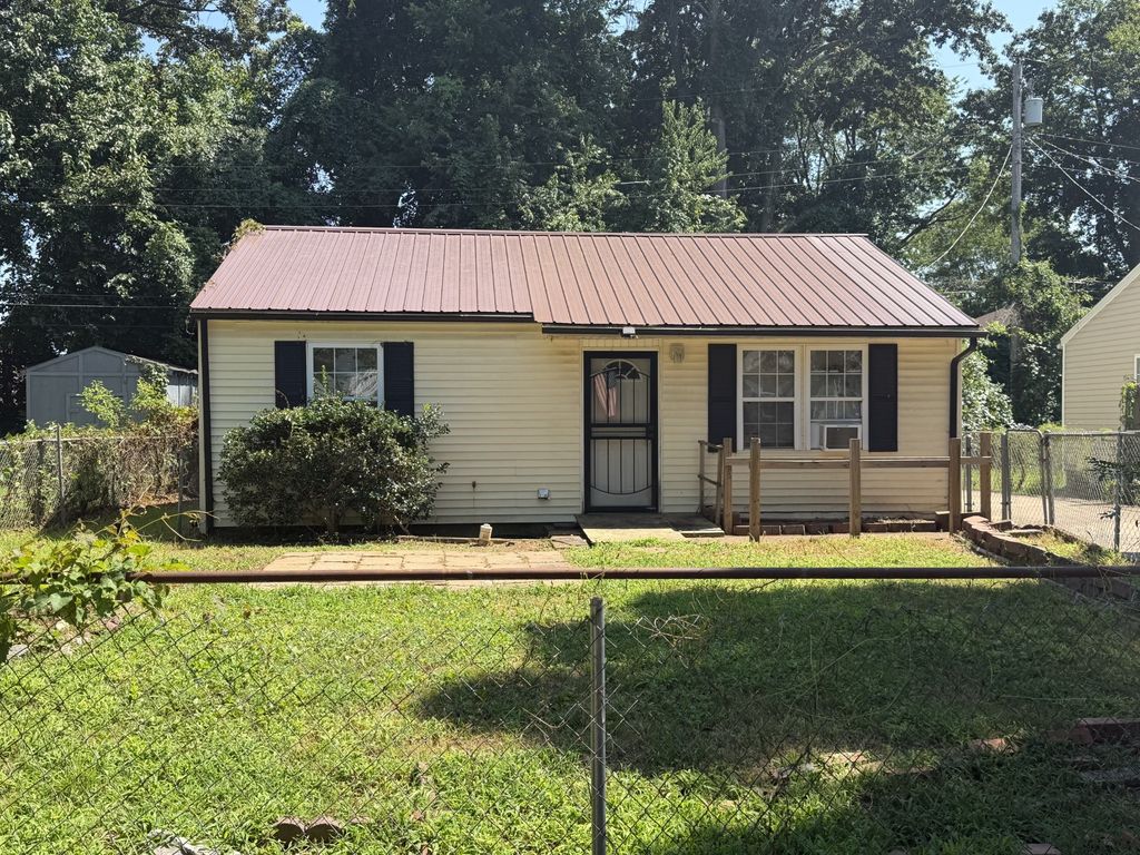 228 Burch Rd, Clarksville, TN 37042