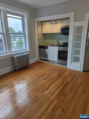 85 Anderson Street c5, Hackensack, NJ 07601