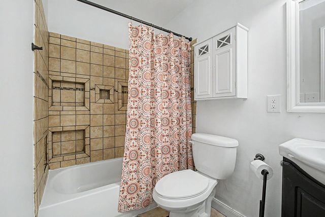 2517 W Foxchase Court 2517 W Foxchase Court, Troy, OH 45373