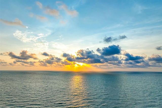 1581 GULF BOULEVARD 203N, Clearwater Beach, FL 33767