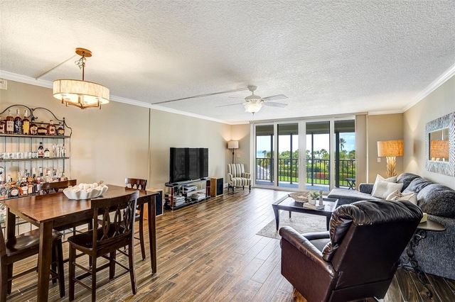 1581 GULF BOULEVARD 203N, Clearwater Beach, FL 33767