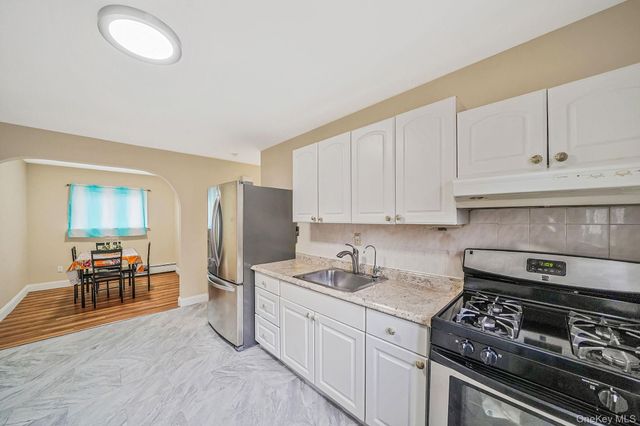 260 Yale Street, Hempstead, NY 11550