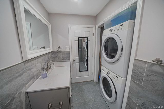 260 Yale Street, Hempstead, NY 11550